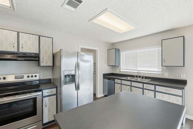 Photo - 3205 Settlement Dr