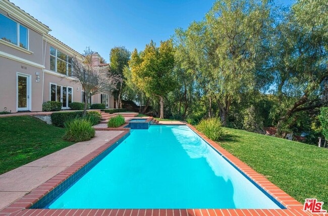 Photo - 11221 Briarcliff Ln