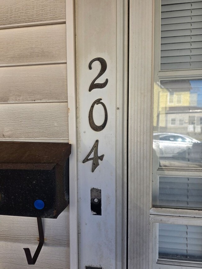 Photo - 204/206/208 N Fort Wayne St Unit 204 N Fort Wayne St