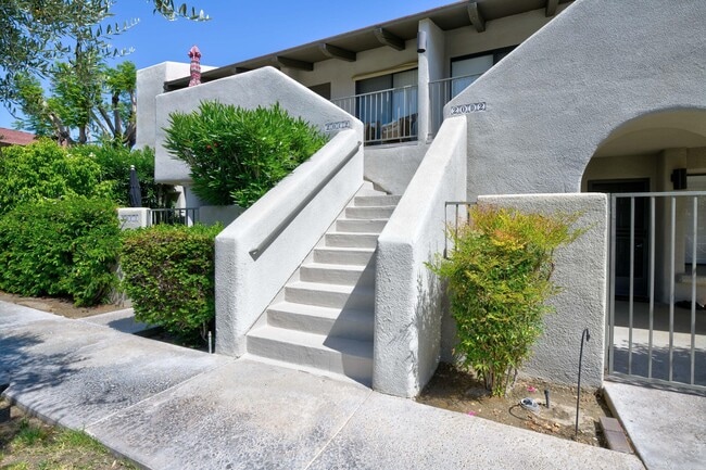 Photo - 1150 E Amado Rd Unidad 20c2