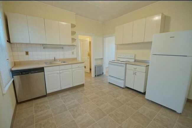 Photo - 553 Washington Ave Unit 3