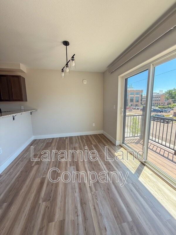 Photo - 569 N 12th St