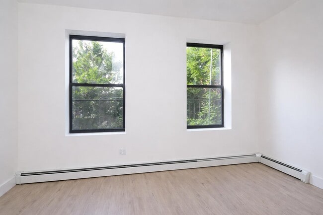 Photo - 193 Jefferson Ave Unidad 3B