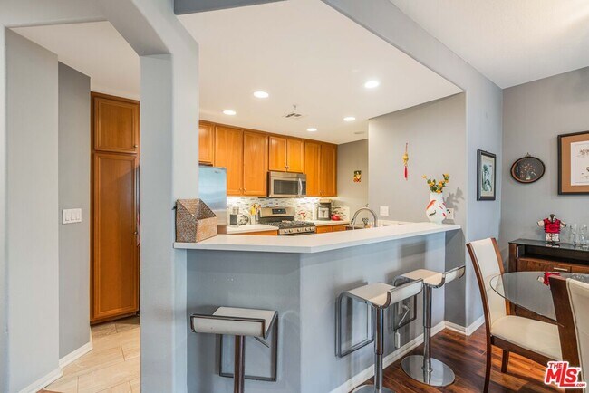 Photo - 12963 W Runway Rd Unit 221