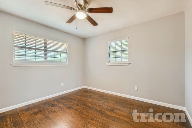 Photo - 306 Lakey Rd