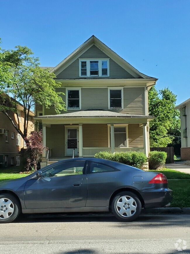 Building Photo - 1426 E St Unit #3 Door #15 Rental