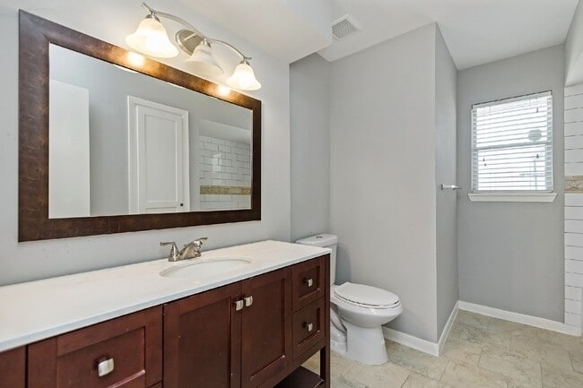 Photo - 1719 Longhorn Dr