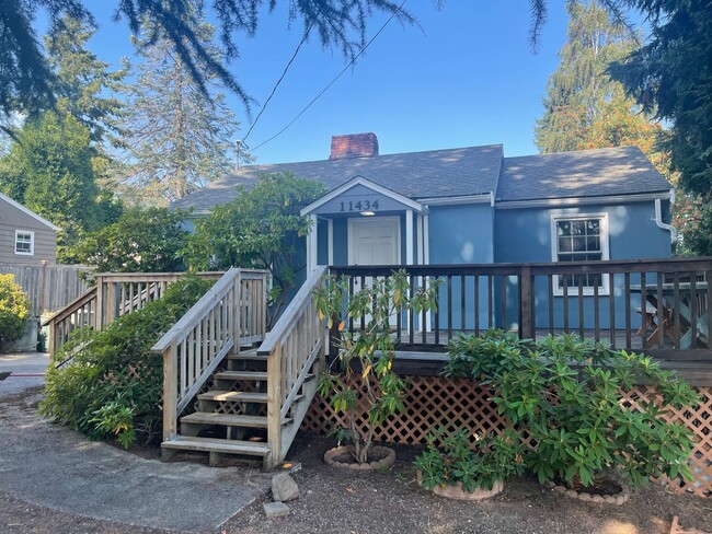 Building Photo - Welcome Home to Marine View Drive in West Seattle