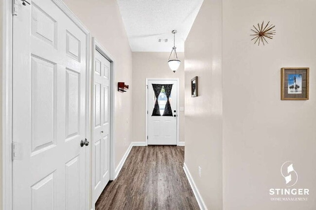 Photo - 13 Brindlewood Dr