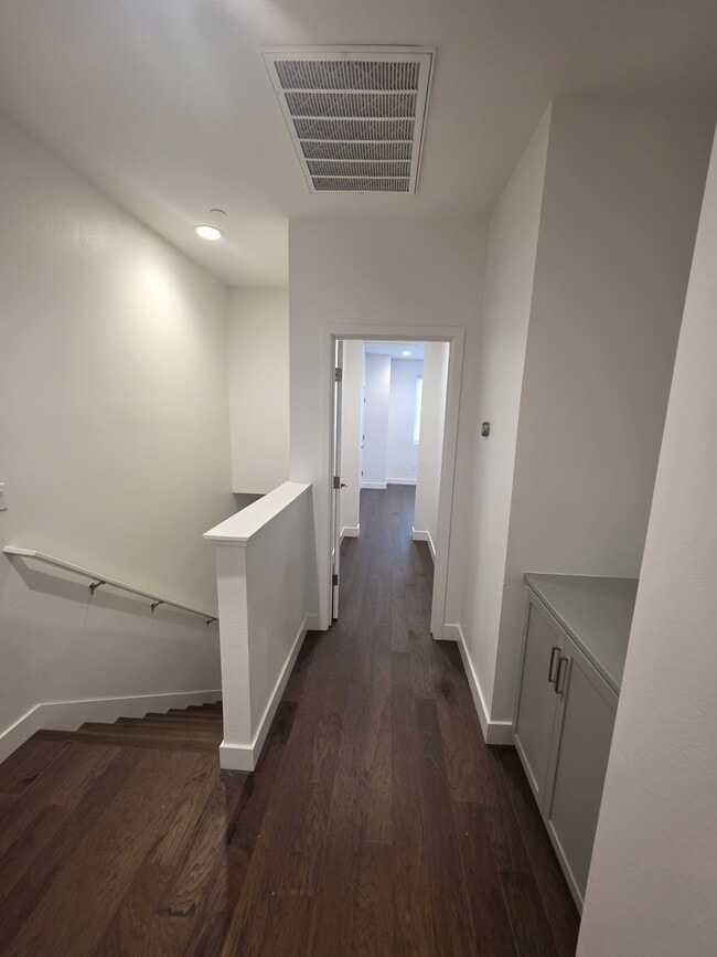 Photo - 148 Uptown Cir