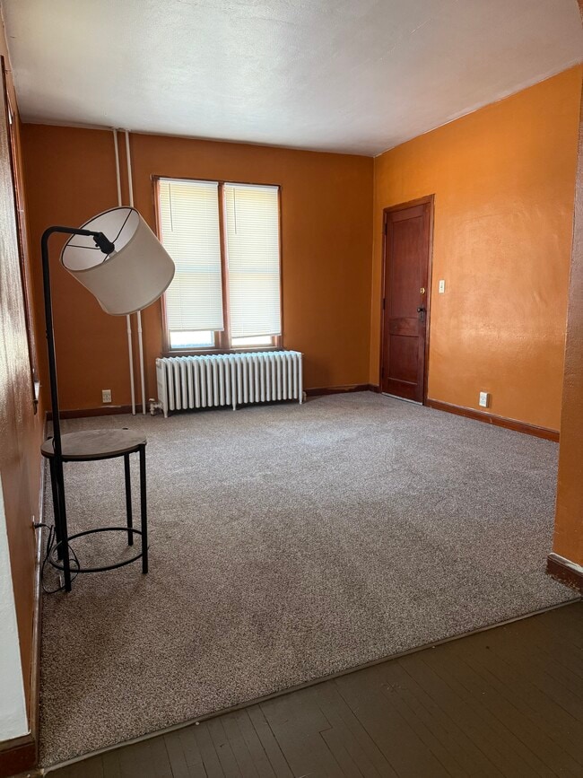 Photo - 825 9th Ave N