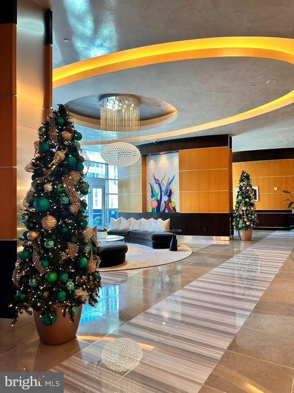 Building Photo - 1881 N Nash St Unit 1806