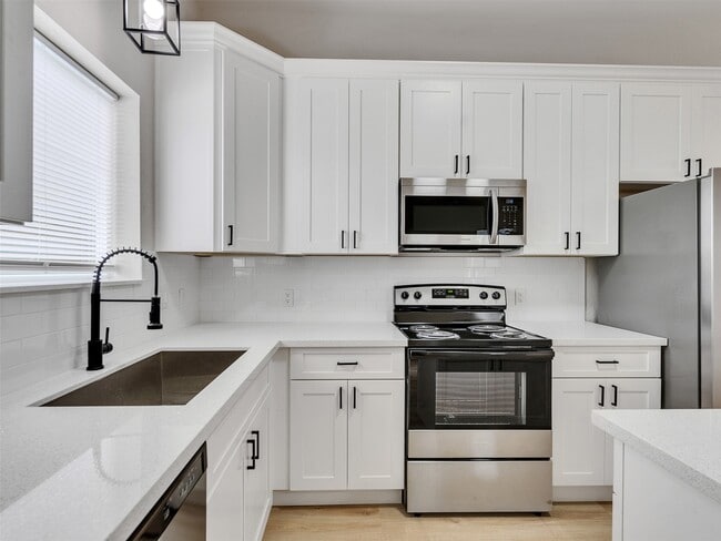 Photo - 9707 Cargill St