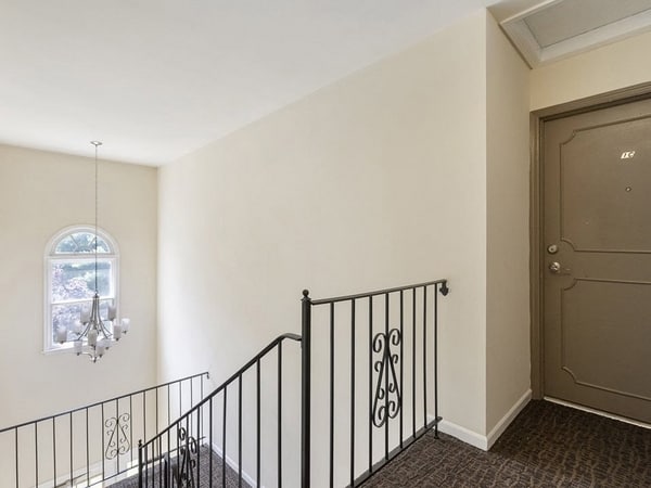 Coventry Square Apartments