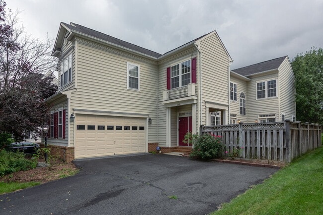 Photo - Spacious, Light-Filled Home in the Desirable Broadlands