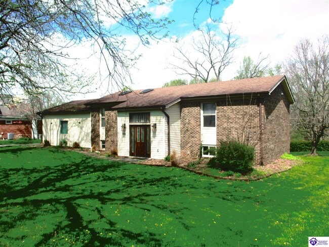 Building Photo - 609 Foxfire Rd