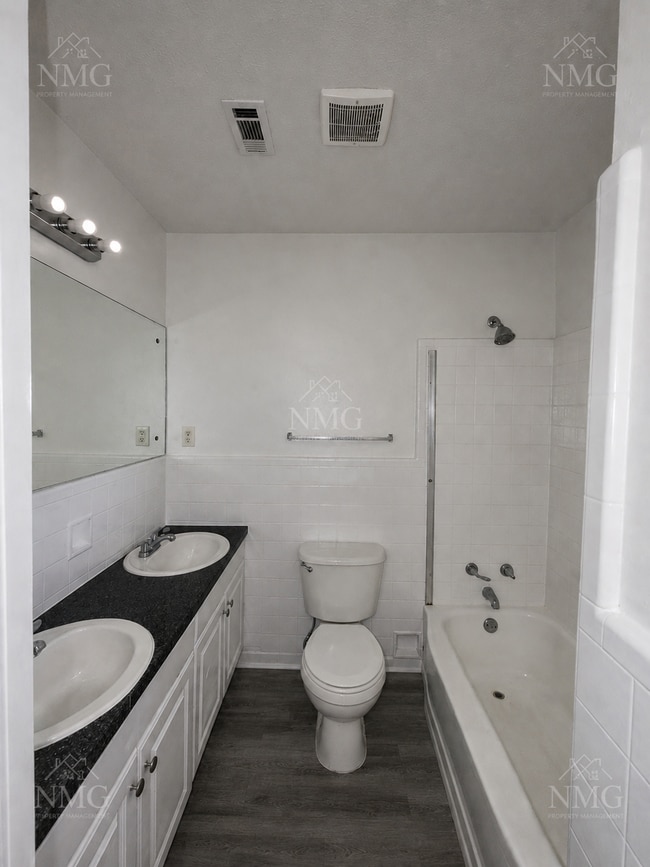 Photo - 2729 Carleton St