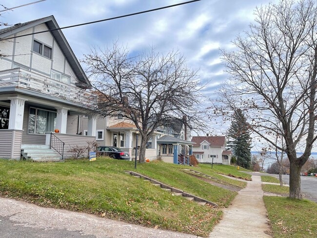 Photo - AVAILABLE JUNE - 4 Bed 2 Bath Charming Home