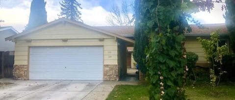 Photo - 1345 Kingfisher Way