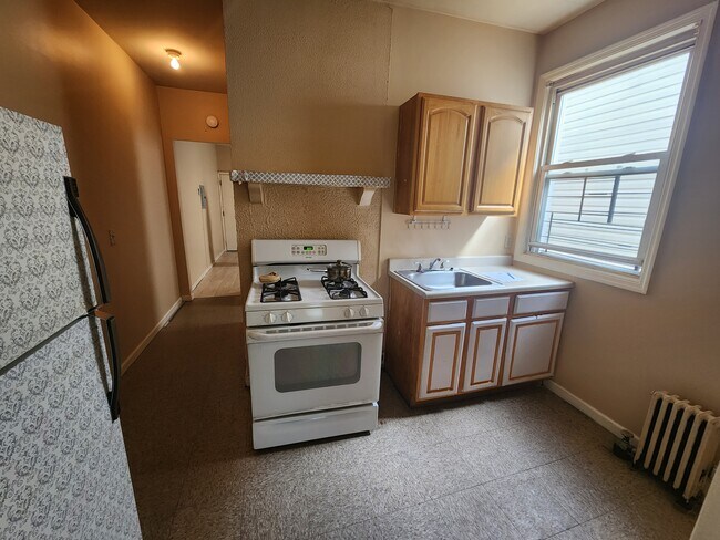 Photo - 88 Elwood Ave Unit 3rd Floor