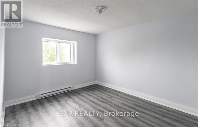 Photo - 529 Elm St