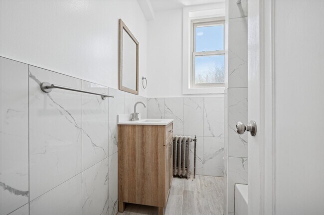 Photo - 6202 Wayne Ave Unidad B201
