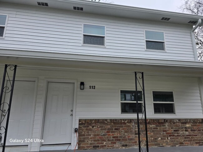 Building Photo - 112 Tacoma Rd Unit 112