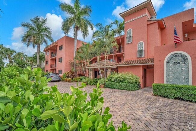 Building Photo - 250 E Royal Palm Rd Unit 1C Rental