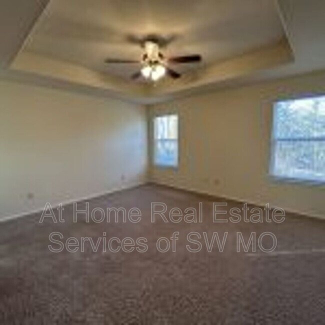 Photo - 1104 N Missouri Dr