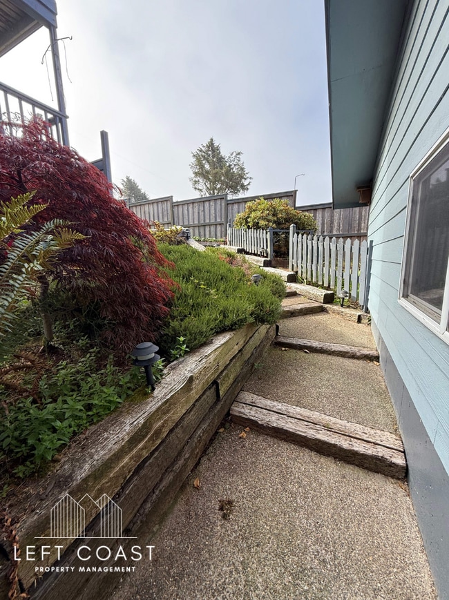 Photo - 6215 NE Oar Dr