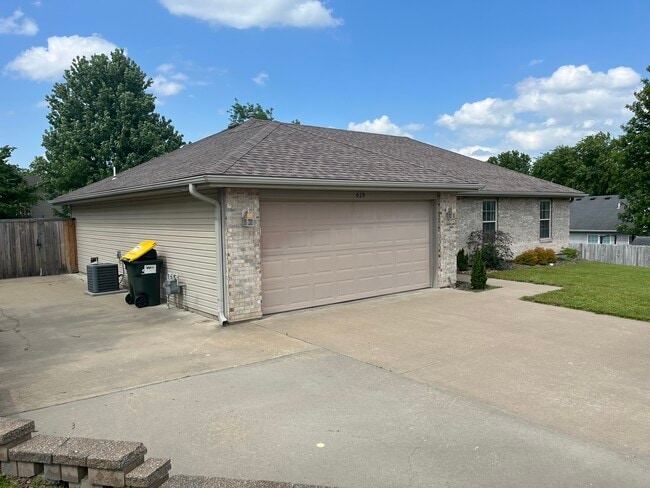 Photo - 629 Woodland Park Dr