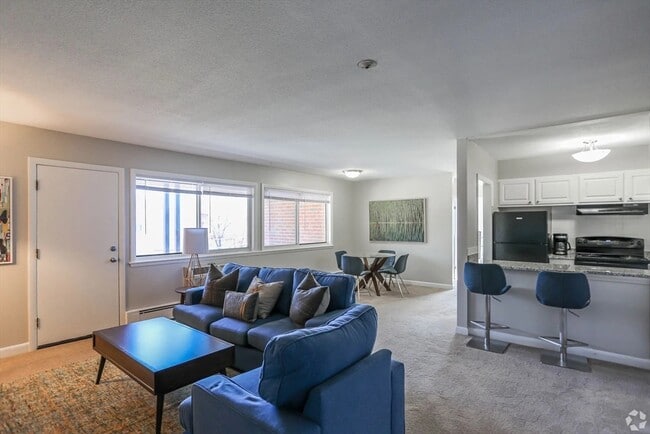 Photo - 8 Lakeview Gardens Unit 8