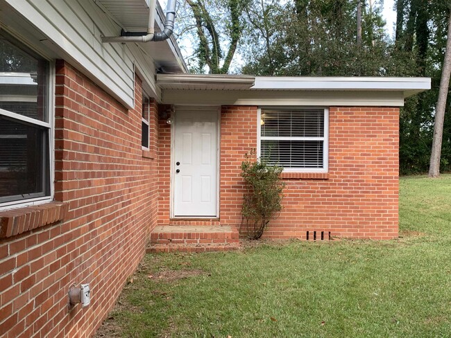 Photo - 1915 Sunset Ln