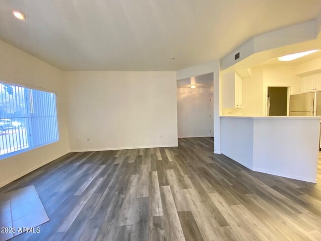 Photo - 600 W Grove Pkwy Unidad 1066