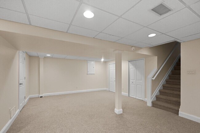 Photo - BEAUTIFUL FARMINGTON HILLS, MI HOME