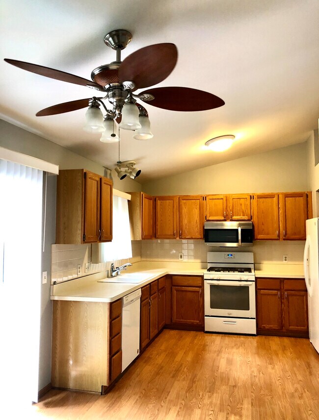 Photo - 21600 Whittington St