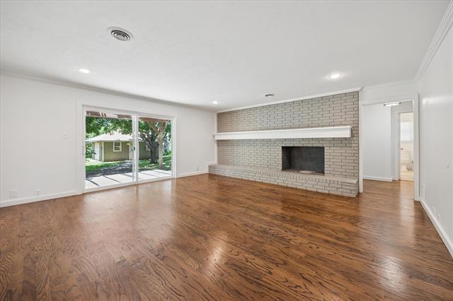 Photo - 3211 Darby Ln