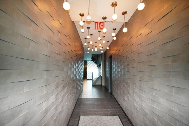 Building Photo - 432 E 13th St