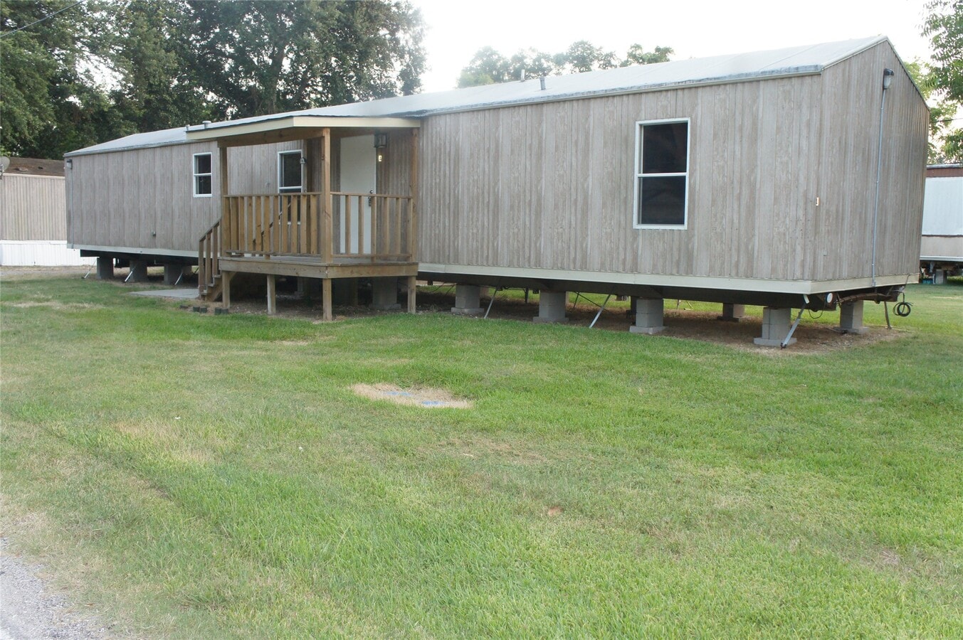 Photo - 601 Clear Lake Rd