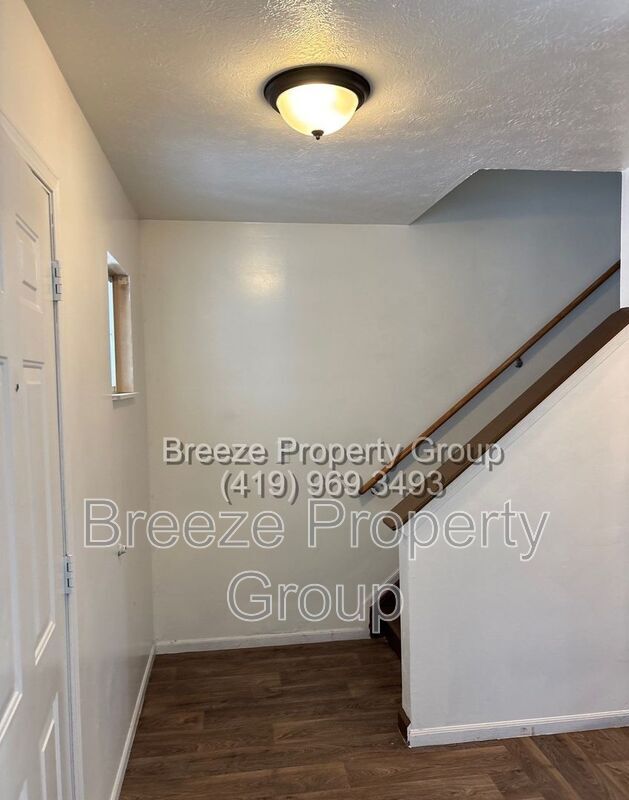 Photo - 57 W Warren Ave