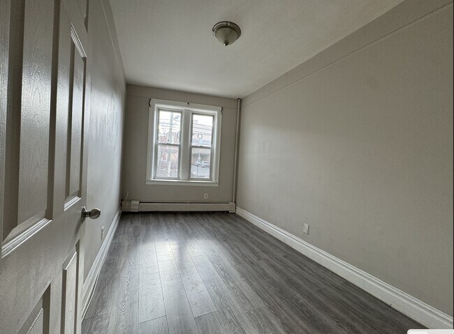 233 Fowler Ave 1 - 223 Fowler Ave Unit 1