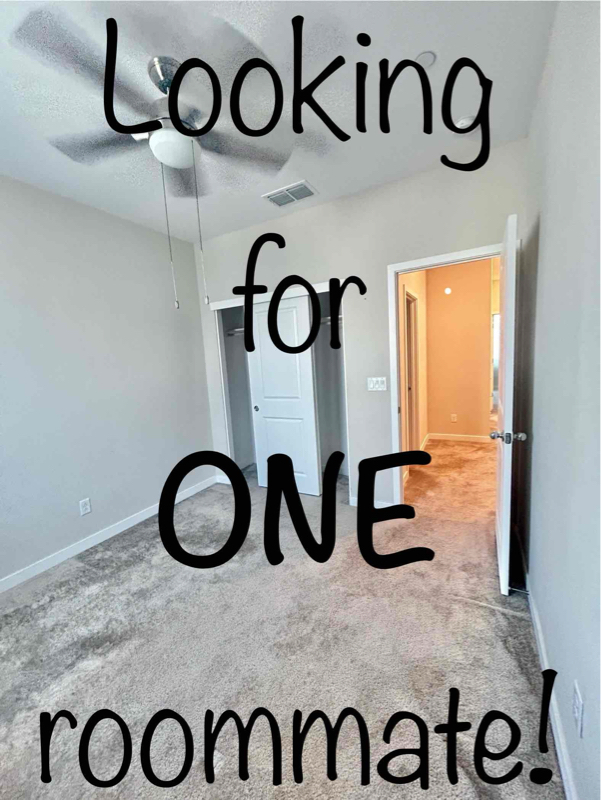 Building Photo - 5301 E Commerce Way Rental