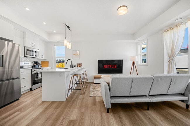 Building Photo - 2117-2181 81 St S W