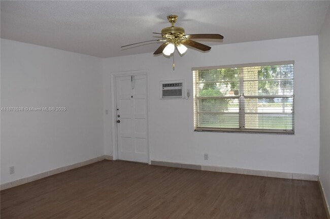 Photo - 5400 Hollywood Blvd Unit 4