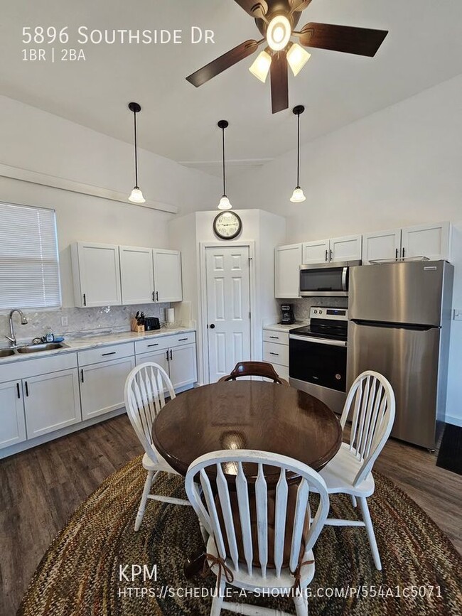 Photo - 1302 E Fairmont Blvd