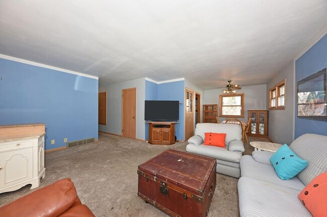 Photo - 1927 N 118th St