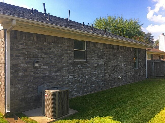 Photo - 2926 Green Valley Trail Dr