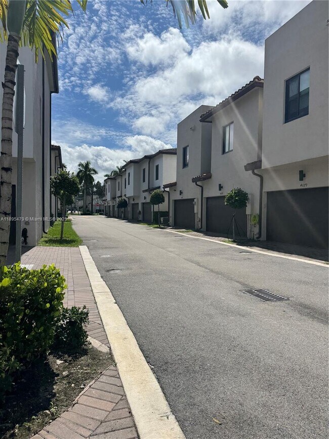 Photo - 4693 NW 83rd Pl