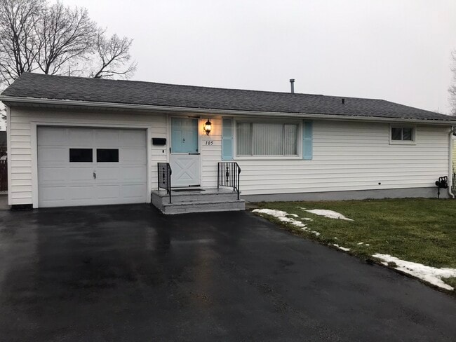 Building Photo - 105 Saslon Park Dr Rental