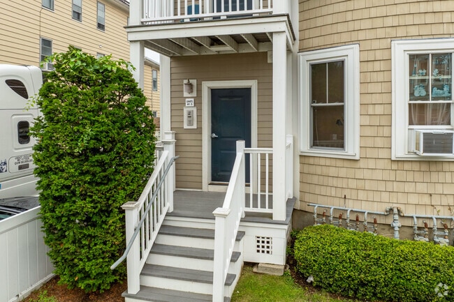 Entrance - 7 Bellevue St